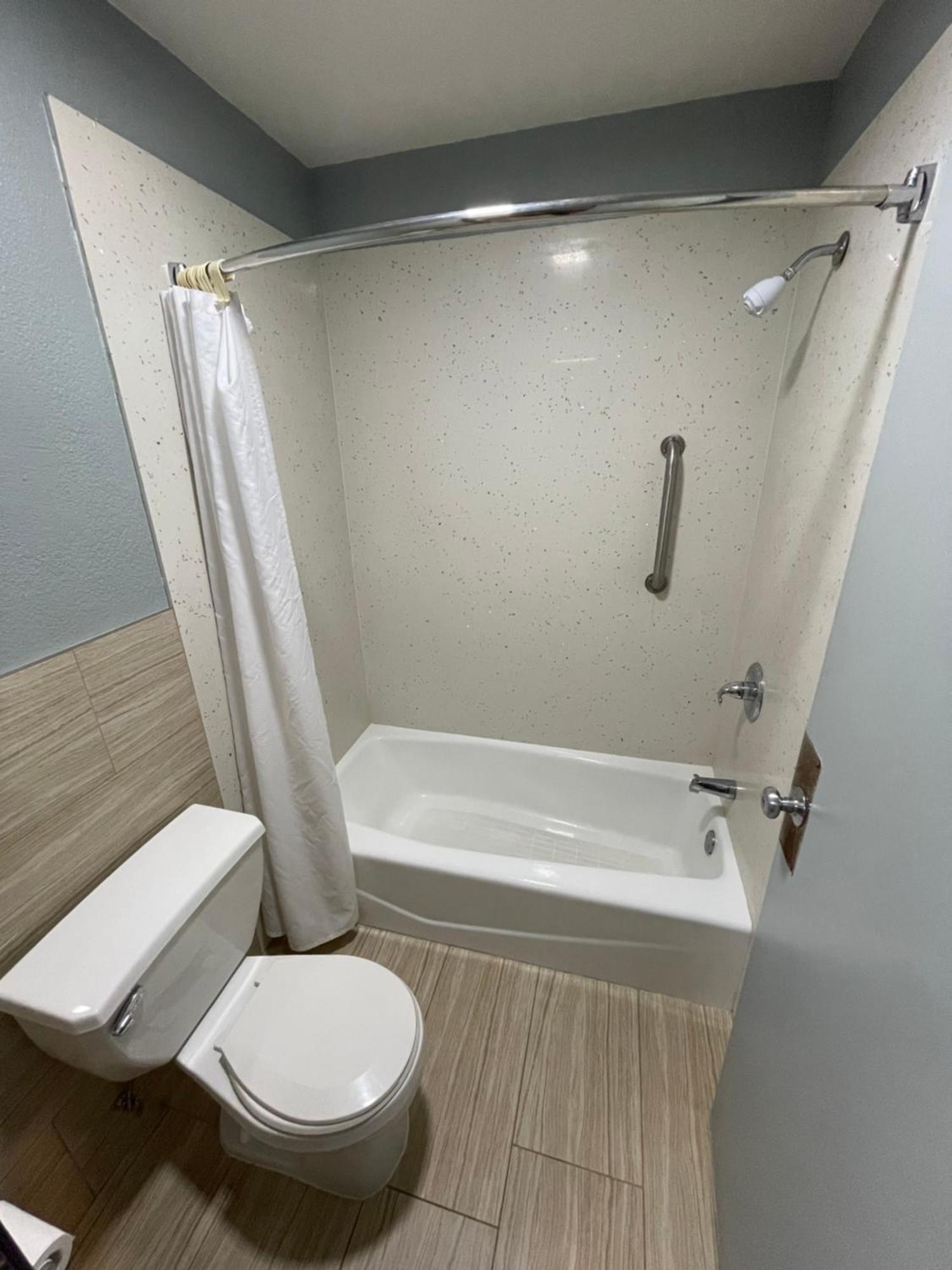 كاسترو فالي Travelers Inn المظهر الخارجي الصورة